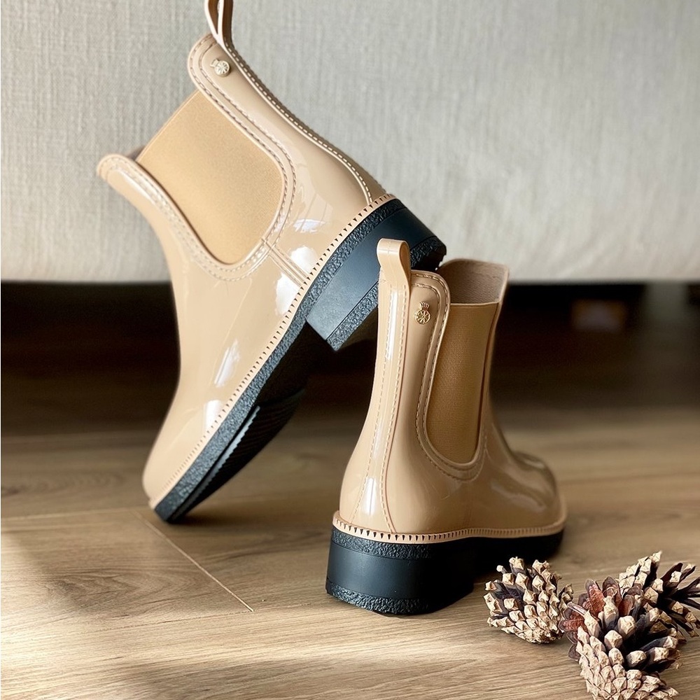 Stylish Tan Women's Winter & Rain Boots